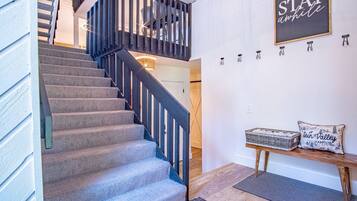 Condo, Multiple Beds, Balcony, Mountain View (Sunburst 33) | Interior