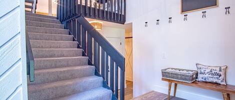 Condo, Multiple Beds, Balcony, Mountain View (Sunburst 33) | Interior