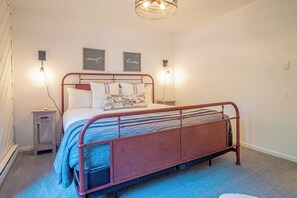 公寓客房, 多張床, 陽台, 山景 (Sunburst 33) | 3 間臥室、獨特裝潢、布置獨特、床單