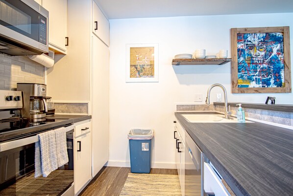 Condo, Multiple Beds, Fireplace, Mountain View (Sun Valley Condo 118) | Private kitchen