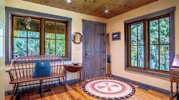Cabin, Multiple Beds, Patio, Mountain View (Board's Sunset Ranch) | Interior