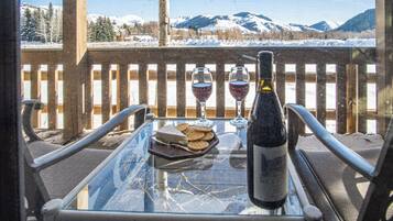 公寓式客房, 多张床, 壁炉, 山景 (Sun Valley Condo 137) | 室外用餐