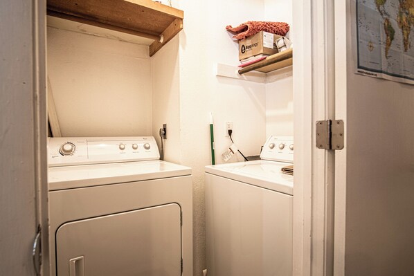 Appartamento, letti multipli, caminetto, vista montagna (Sun Valley Condo 137) | Lavanderia