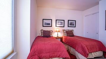 Condo, Multiple Beds, Fireplace, Mountain View (Sun Valley Condo 137)