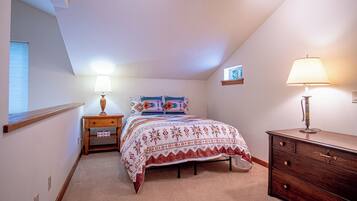 Nhà, nhiều giường, sân hiên, quang cảnh núi (Sunflower Lane) | 4 phòng ngủ, trang trí khác biệt