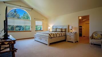 House, Multiple Beds, Patio, Mountain View (Sunflower Lane) | 4 bedrooms, individually decorated, individually furnished, bed sheets