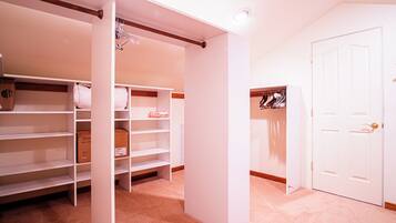 House, Multiple Beds, Patio, Mountain View (Sunflower Lane) | Interior