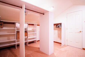 Casa, varias camas, patio, vistas a la montaña (Sunflower Lane) | Interior