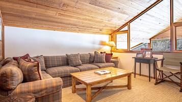 House, Multiple Beds, Patio, Mountain View (River House) | Living area | 42-inch flat-screen TV with digital channels