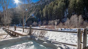 ู
ุบุทุณ ุณุจุง ุฎุงุฑุฌู