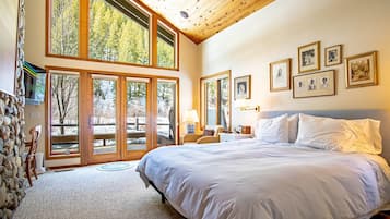 Maison, plusieurs lits, patio, vue montagne (River House)