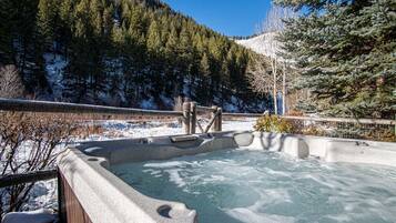 House, Multiple Beds, Patio, Mountain View (River House) | Outdoor spa tub