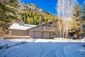 บริเวณภายนอก