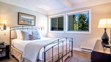 Condo, Multiple Beds, Patio, Mountain View (Creekside in Sun Valley 1273) | 3 bedrooms, individually decorated, individually furnished, bed sheets