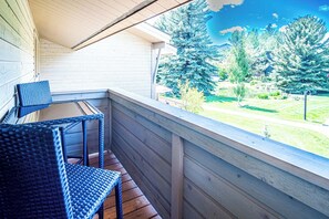 Apartment, Mehrere Betten, Terrasse, Bergblick (Creekside in Sun Valley 1273) | Ausblick vom Zimmer