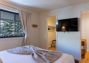 Condo, nhiều giường, sân hiên, quang cảnh núi (Creekside in Sun Valley 1274) | 3 phòng ngủ, trang trí khác biệt