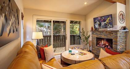 Stonehenge Condo - Nr Ski Lifts & Downtown!