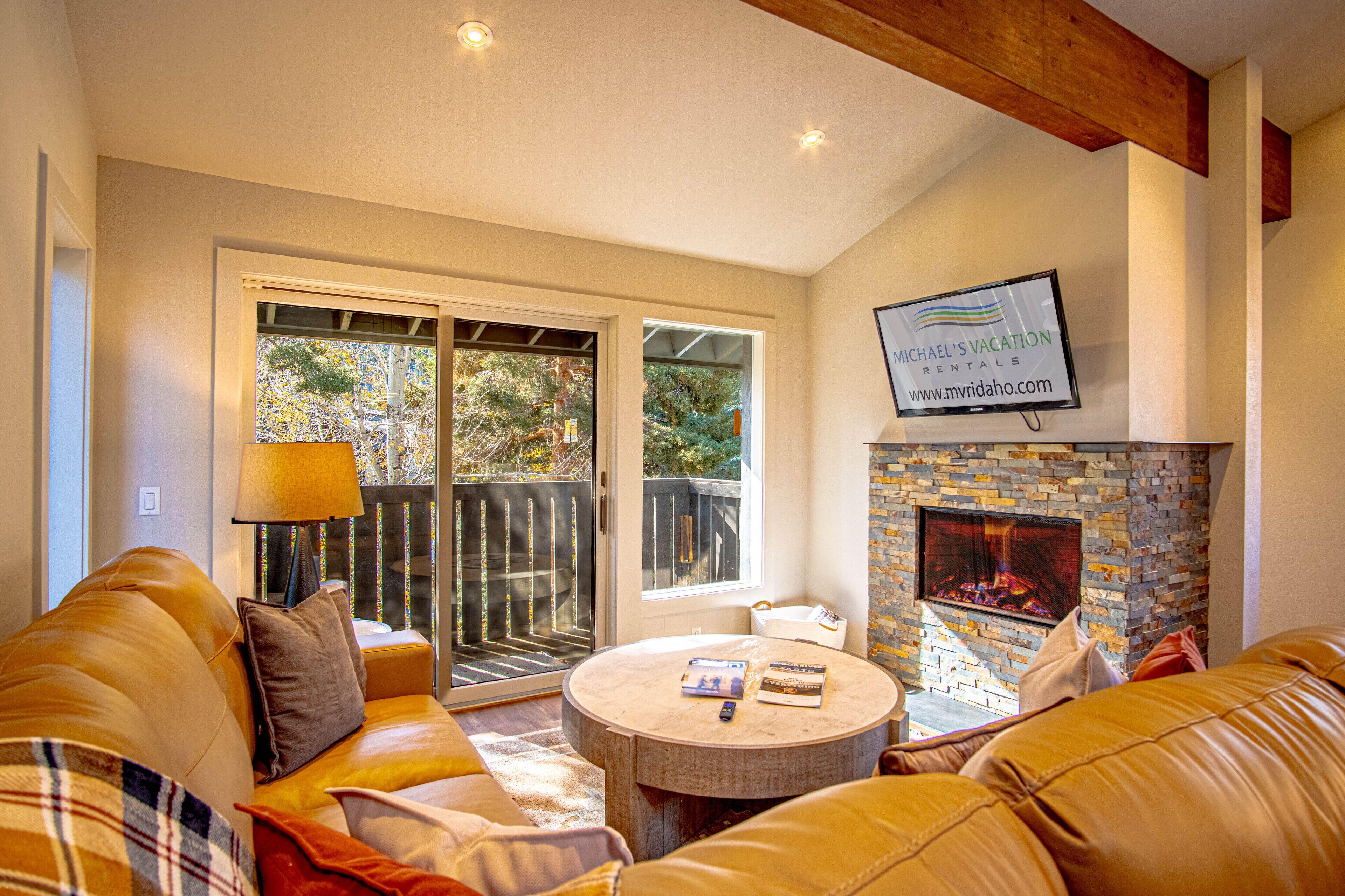 คอนโด, หลายเตียง, ระเบียง, วิวภูเขา (Stonehenge Condo #5) | ภายใน