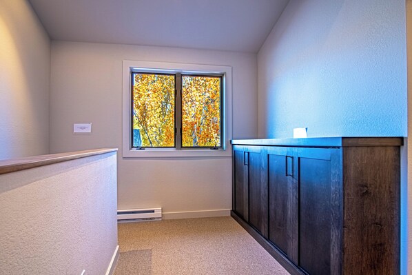 Condo, Multiple Beds, Balcony, Mountain View (Stonehenge Condo #5) | Interior