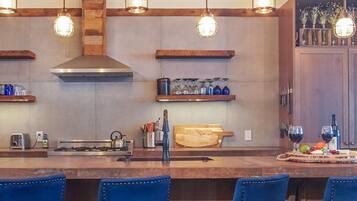 Condo, Multiple Beds, Balcony, Mountain View (251 Second Avenue B) | Private kitchen