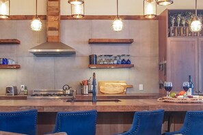 Condo, Multiple Beds, Balcony, Mountain View (251 Second Avenue B) | Private kitchen