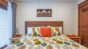 Condo, Multiple Beds, Balcony, Mountain View (251 Second Avenue B) | 2 bedrooms, individually decorated, individually furnished, bed sheets