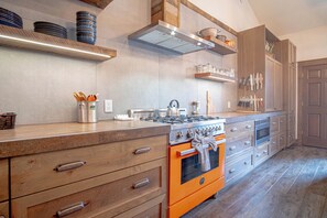 Private kitchen - DT Ketchum - Chill, Two-story Getaway w/ a Gourmet Kitchen - Walk Downtown & to River Run Lifts (Ketchum)