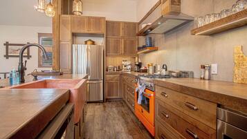 Condo, Multiple Beds, Balcony, Mountain View (251 Second Avenue B) | Private kitchen