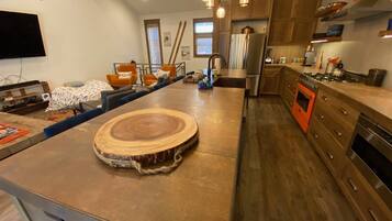 Appartement, Meerdere bedden, balkon, uitzicht op bergen (251 Second Avenue B) | Privékeuken