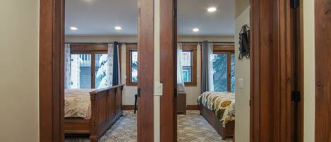 Apartment, Mehrere Betten, Balkon, Bergblick (251 Second Avenue B)