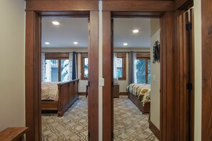 2 عدّة غرف نوم وبديكورات فريدة لكل غرفة وطراز فريد لكل وحدة