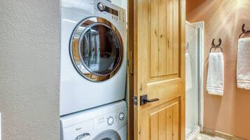 Condo, Multiple Beds, Patio, Mountain View (Snow Creek Condo 1557) | Laundry