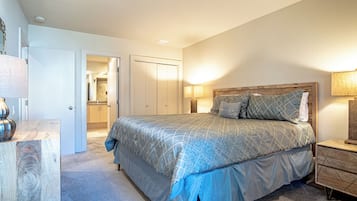 House, Multiple Beds, Patio, Mountain View (Fairway Nine 4365) | 2 bedrooms, individually decorated, individually furnished, bed sheets