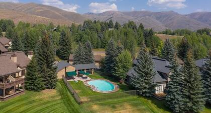 2BD Fairway Nine Golf Condo + Free Resort Amenities