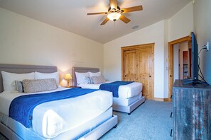 Hus - flere senge - terrasse - bjergudsigt (Cranbrook Cottage) | 3 soveværelser, individuelt design, individuel indretning, sengetøj