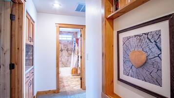 House, Multiple Beds, Patio, Mountain View (Cranbrook Cottage) | Interior