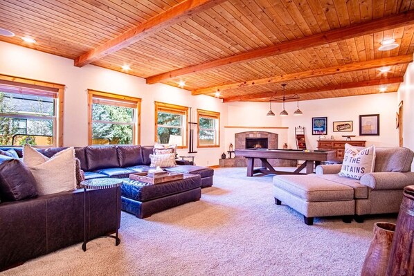 House, Multiple Beds, Patio, Mountain View (Cranbrook Cottage) | Living area | 42-inch flat-screen TV with digital channels