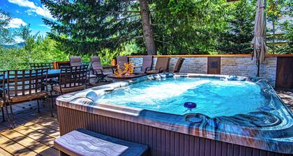 Corrock Style - Luxury Hot Tub Home Near Ski Lifts & Downtown Ketchum!