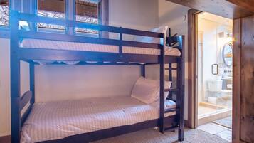 Condo, Multiple Beds, Patio, Mountain View (Sun Valley Condo 154) | 3 bedrooms, individually decorated, individually furnished, bed sheets