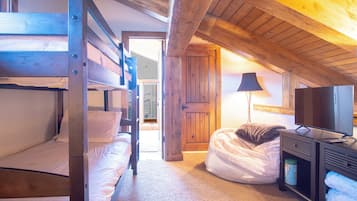 Appartement, meerdere bedden, patio, uitzicht op bergen (Sun Valley Condo 154) | 3 slaapkamers, individueel gedecoreerd, individueel gemeubileerd