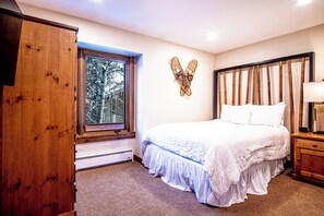 콘도, 침대(여러 개), 파티오, 산 전망 (Sun Valley Condo 154) | 3 개의 침실, 각각 다른 스타일의 인테리어, 각각 다르게 가구 비치, 침대 시트