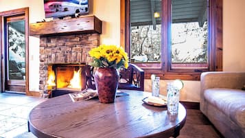 Condo, Multiple Beds, Patio, Mountain View (Sun Valley Condo 154) | Interior