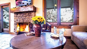 Condo, Multiple Beds, Patio, Mountain View (Sun Valley Condo 154) | Interior