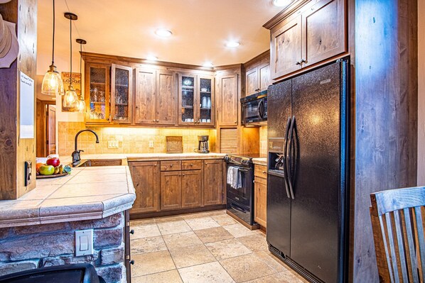 Condo, Multiple Beds, Patio, Mountain View (Sun Valley Condo 154) | Private kitchen