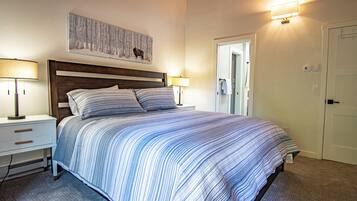 Condo, Multiple Beds, Patio, Mountain View (Downtown Ketchum Condo - Walk to Ski) | 2 bedrooms, individually decorated, individually furnished, bed sheets