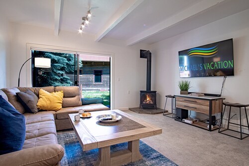 Downtown Ketchum Condo - Walk to Ski Lifts!