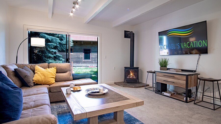 Downtown Ketchum Condo - Walk to Ski Lifts!