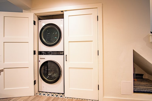 Downtown Ketchum Condo - Walk to Ski Lifts!