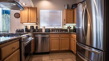 Condo, Multiple Beds, Patio, Mountain View (Snow Star Skylight) | Private kitchen | Dining tables