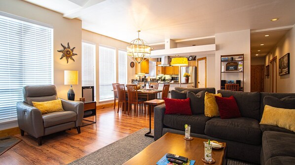 Condo, Multiple Beds, Patio, Mountain View (Snow Star Skylight) | Living area | 42-inch flat-screen TV with digital channels